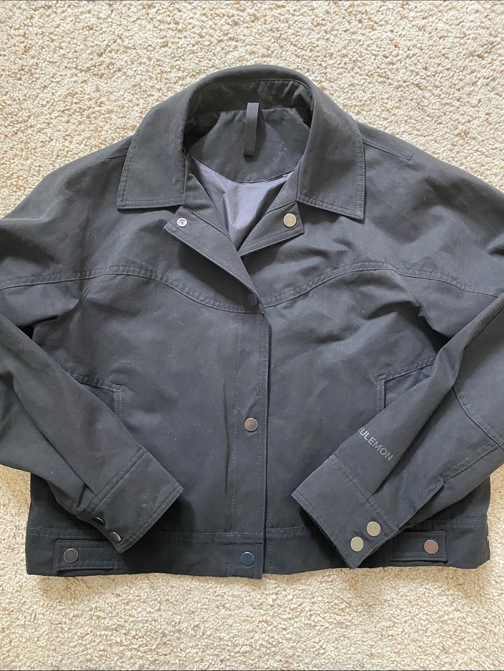 Lululemon Cotton Shirt Jacket in Black. Size 4.